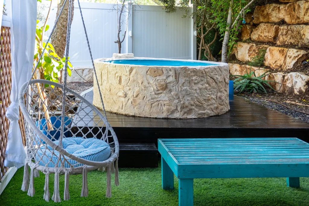 סוויטת נוף גלבוע - מבט לחצר