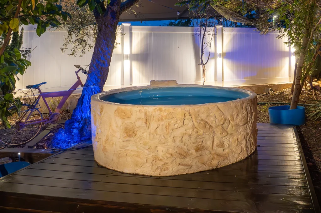 סוויטת נוף גלבוע - מבט לחצר